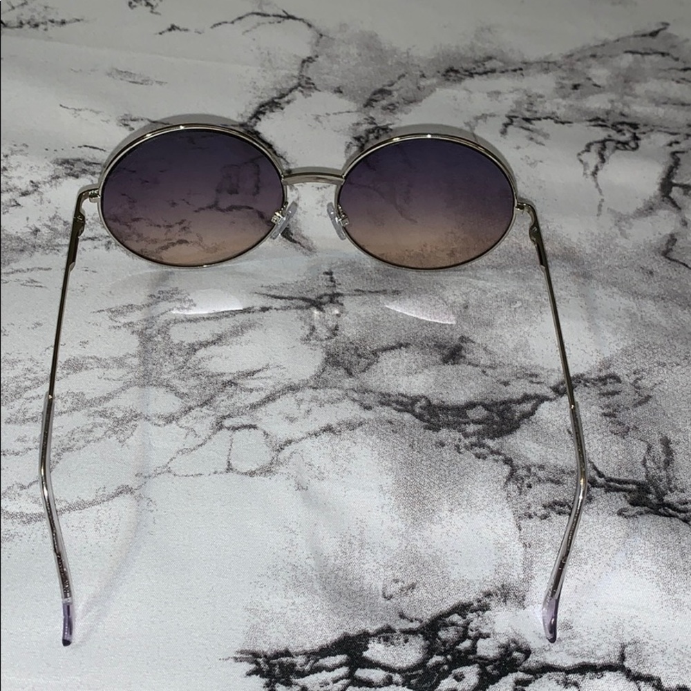 Sunglasses - Picture 3 of 5